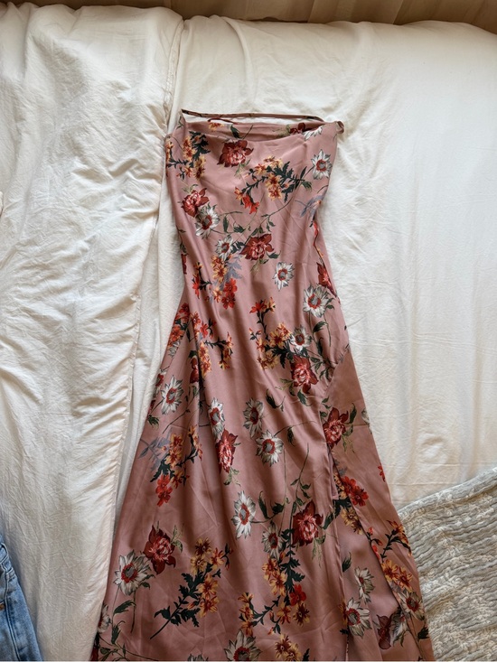 Astr Dresses & Skirts - Astr Strapless Dusty Pink Floral Maxi Dress
